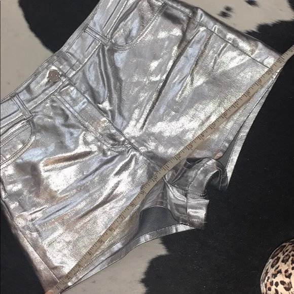 Fendi x Nicki Minaj Prints On collection shorts - Picture 13 of 16